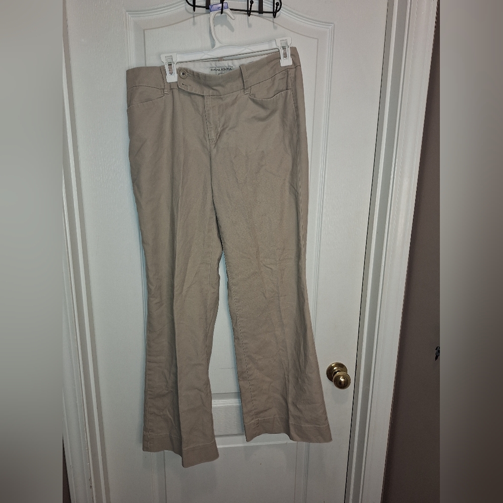 Banana Republic (Jackson Fit ) size 10 L/ khaki pants